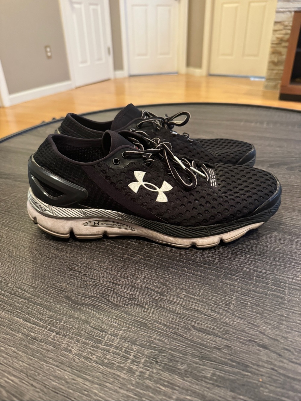 Under Armour SpeedForm Gemini Men’s Black Performance Running Shoes Sz 11